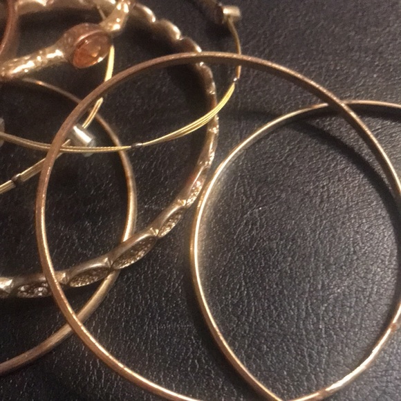 Set of 10 gold tone mixed bracelets - Picture 4 of 4